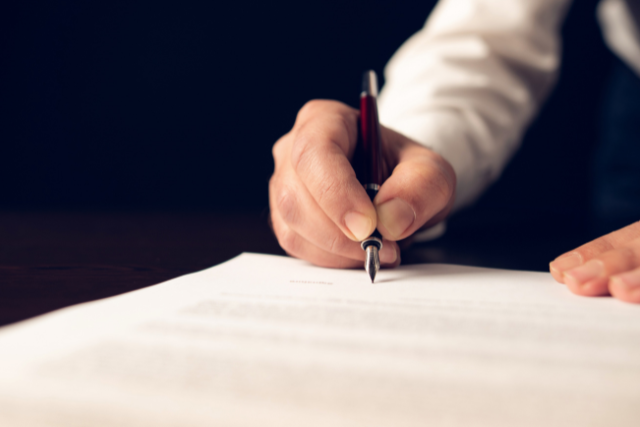 トップマネジメントが対応しているファクタリング契約形態は?